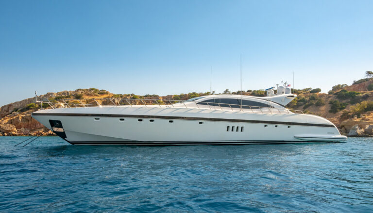 Mangusta Yacht COSMOS I - Port View
