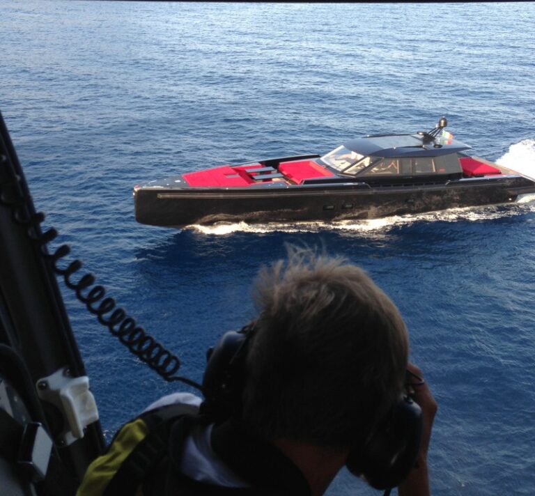 Maori 78 yacht Blackmail at full speed