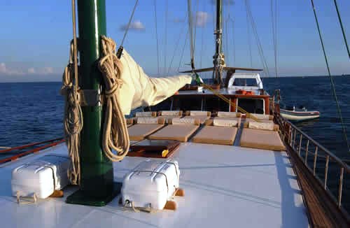 Maria Giovanni deck beds