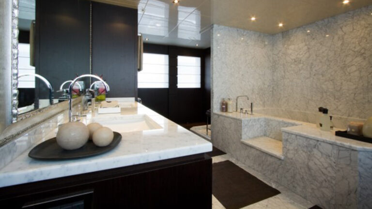 Master Cabin - Bathroom