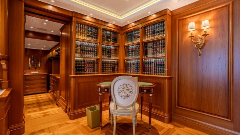 Master Desk