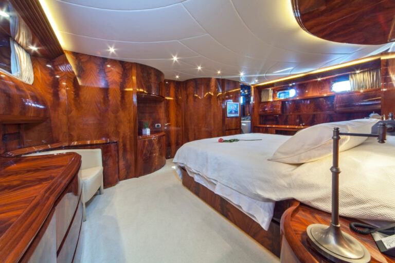 Master Cabin Side