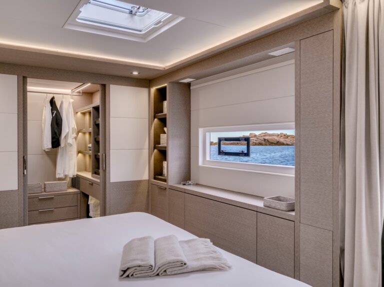 Master Cabin With Walk In Wardrobe