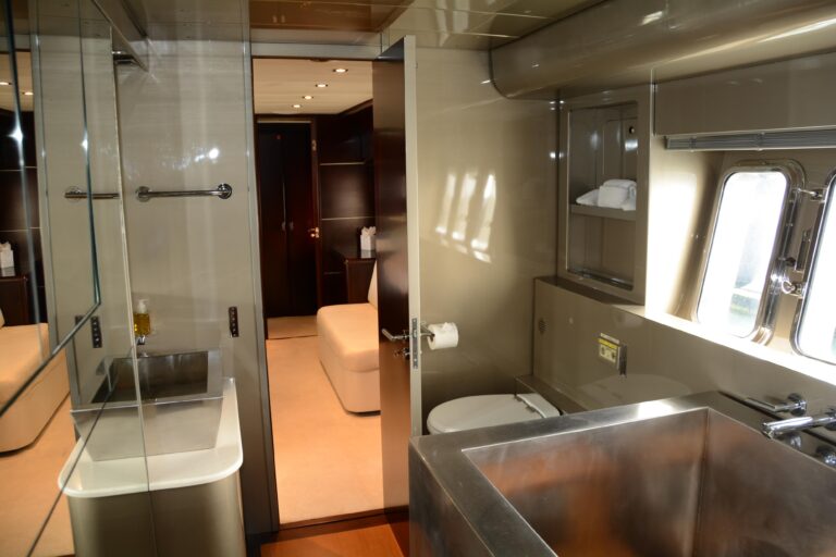 Master Ensuite With Bath