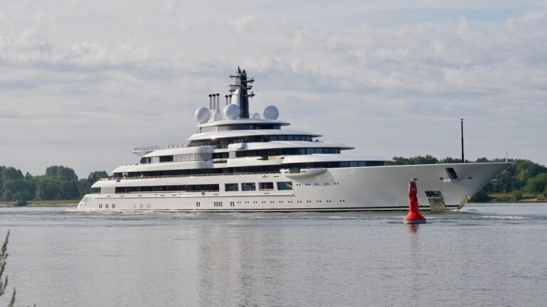 Mega Yacht PROJECT LIGHTNING - Exterior