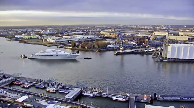 Mega Yacht PROJECT OPERA By Lurrsen