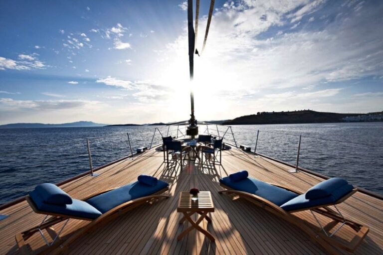 Melek -  Foredeck