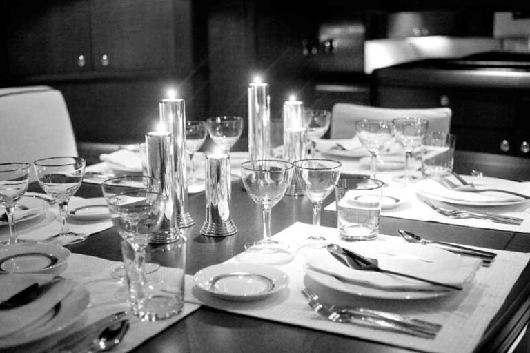 Moonbird - Dining