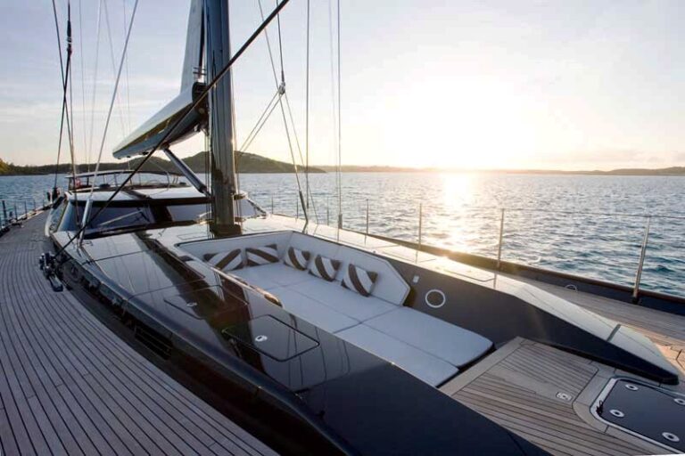 Moonbird - Foredeck