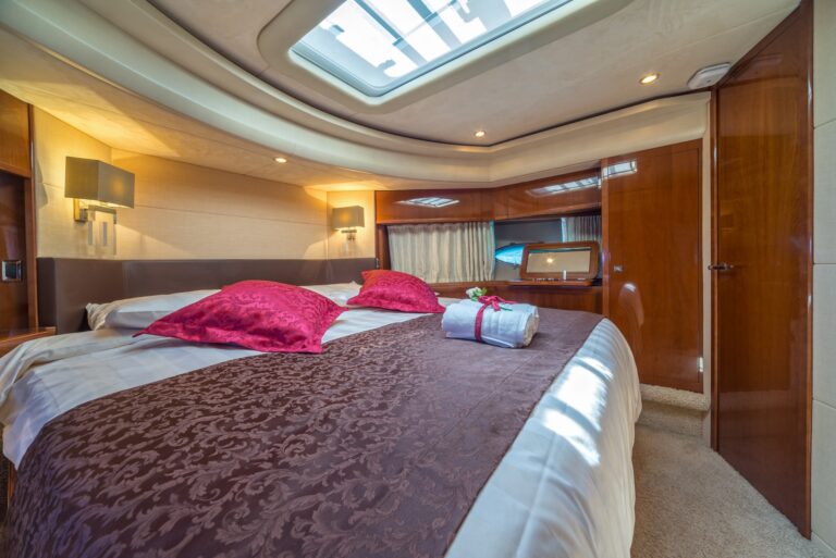 Motor Yacht 66 ABOVE - 016