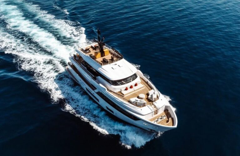 Motor Yacht AT ONE
