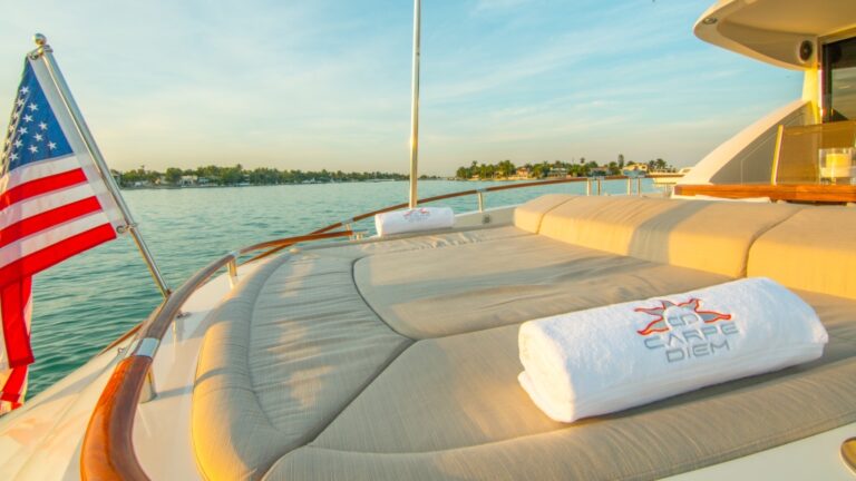 Motor Yacht CARPE DIEM - Aft sunpad