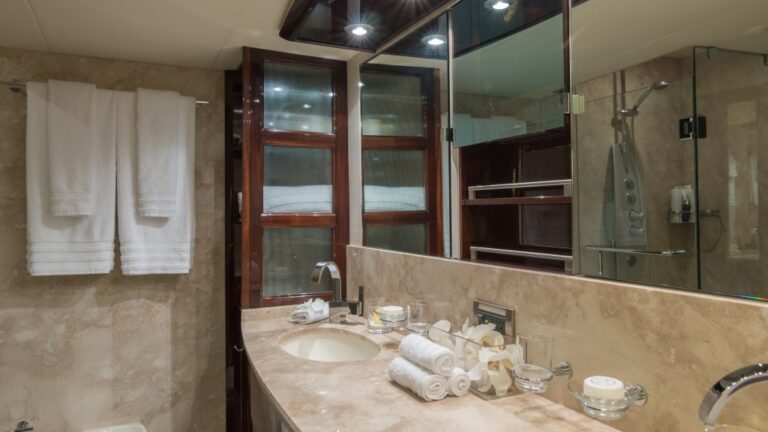 Motor Yacht CARPE DIEM - Ensuite 2