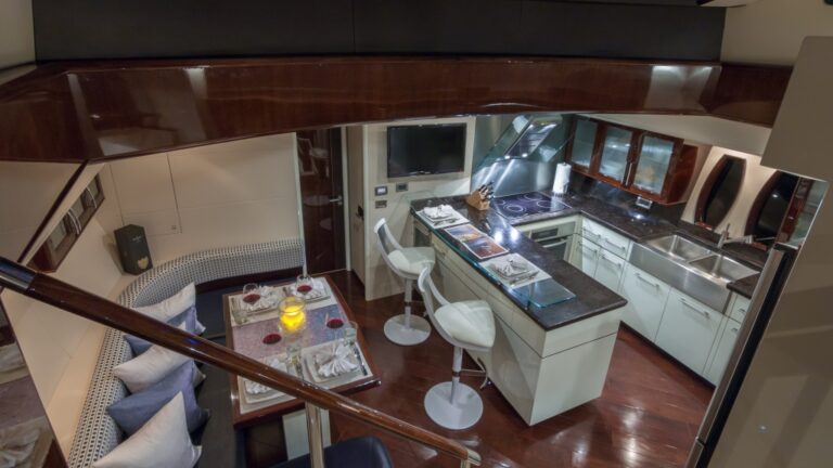 Motor Yacht CARPE DIEM - Galley