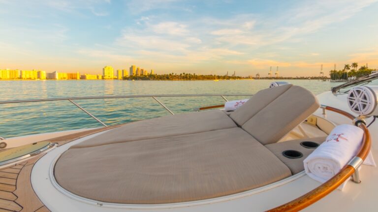 Motor Yacht CARPE DIEM - Sunpad