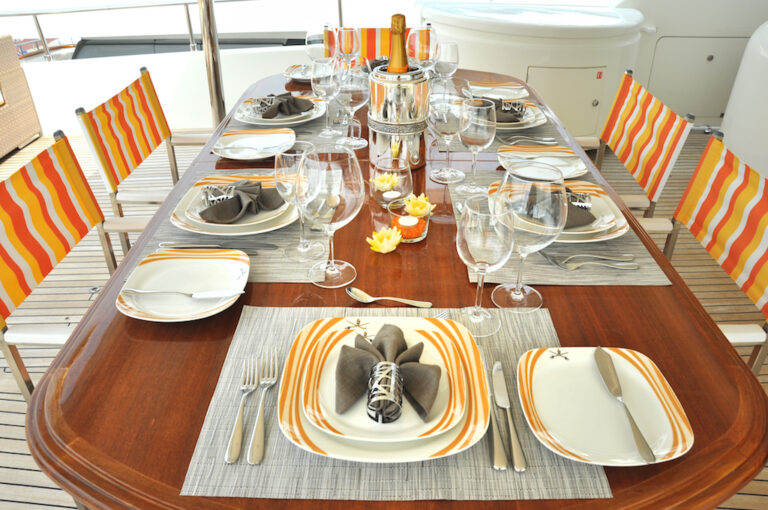 Motor Yacht CONQUISTADOR - Alfresco dining