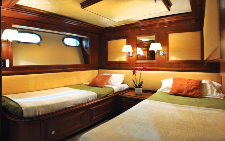 Motor Yacht CONQUISTADOR - Twin cabin