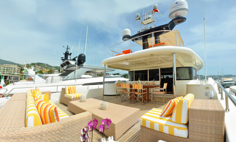 Motor Yacht CONQUISTADOR - Upper deck