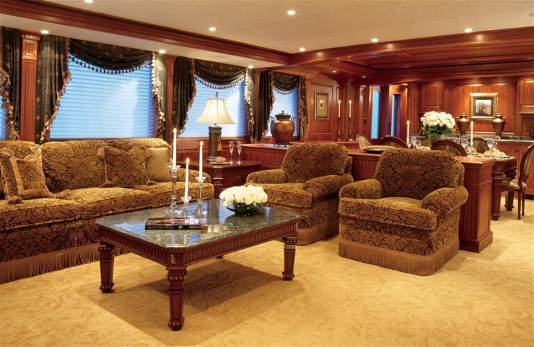 Motor Yacht CYNTHIA (ex Tenacity) main saloon