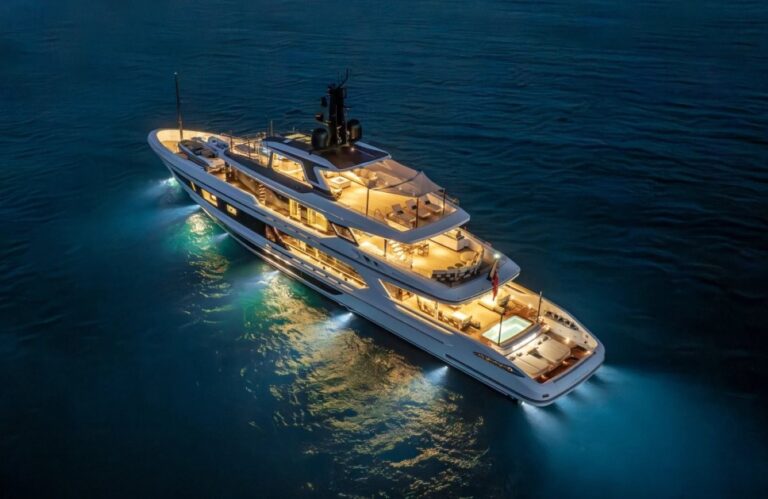 Motor Yacht DAYBREAK