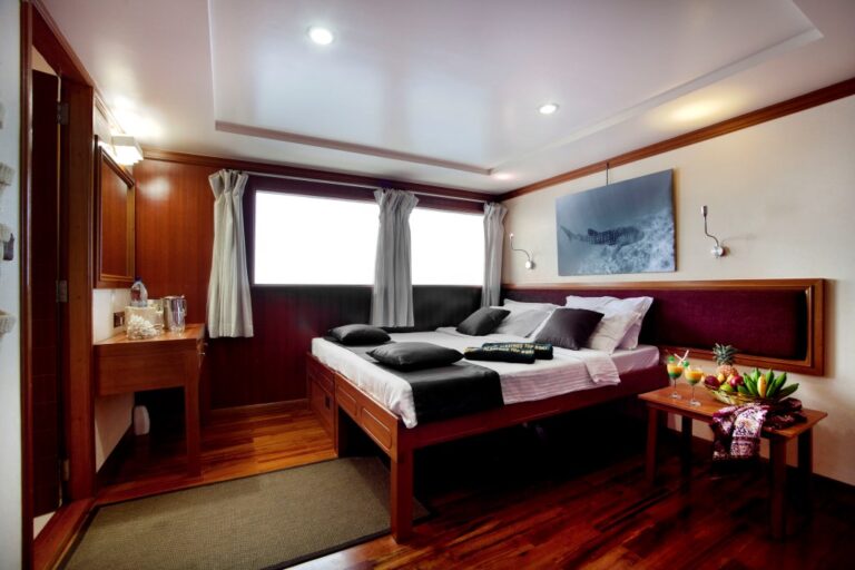 Motor Yacht DUKE OF YORK - Double cabin b