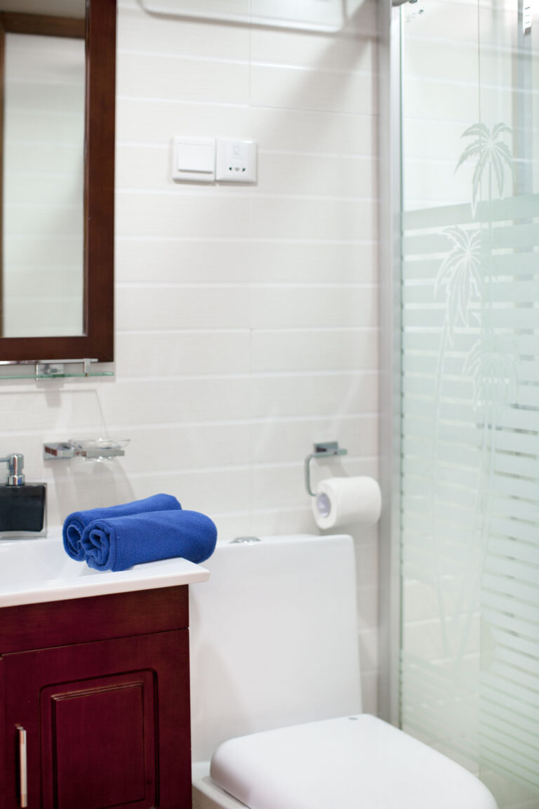 Motor Yacht DUKE OF YORK - Ensuite