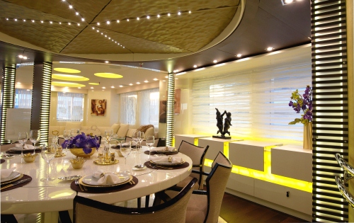 Motor Yacht E&E - Dining 2