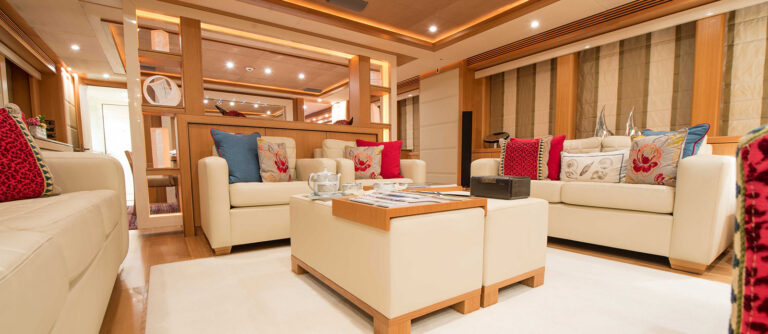Motor Yacht EMOJI - 002