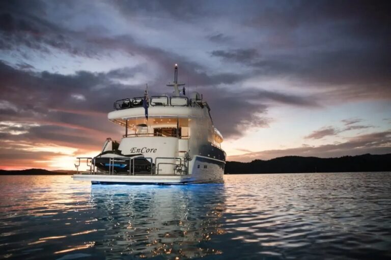 Motor Yacht ENCORE
