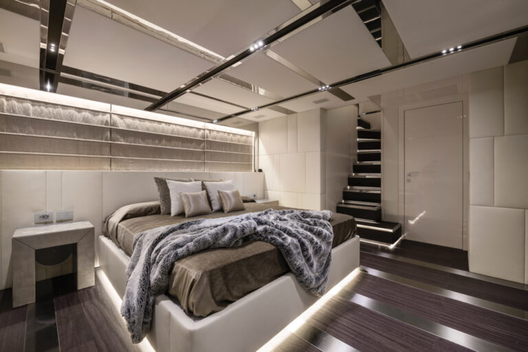 Motor Yacht FOAM-31