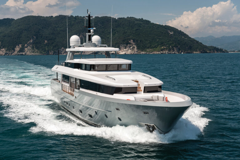 Motor Yacht FOAM-6