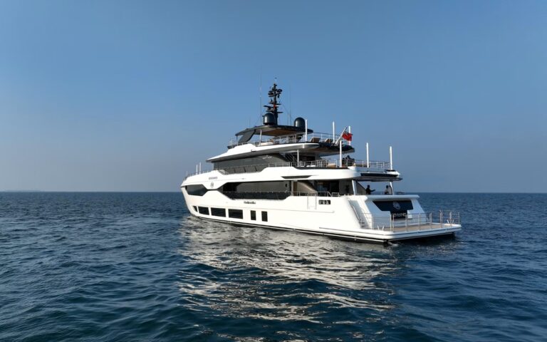Motor Yacht GEULUNEL