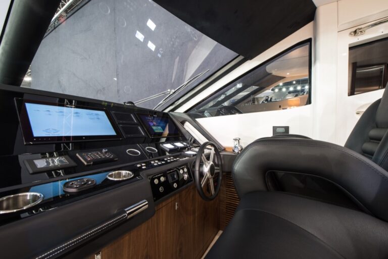 Motor Yacht GLASAX - 009