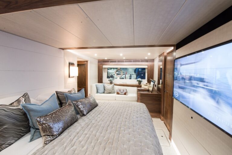 Motor Yacht GLASAX - 011