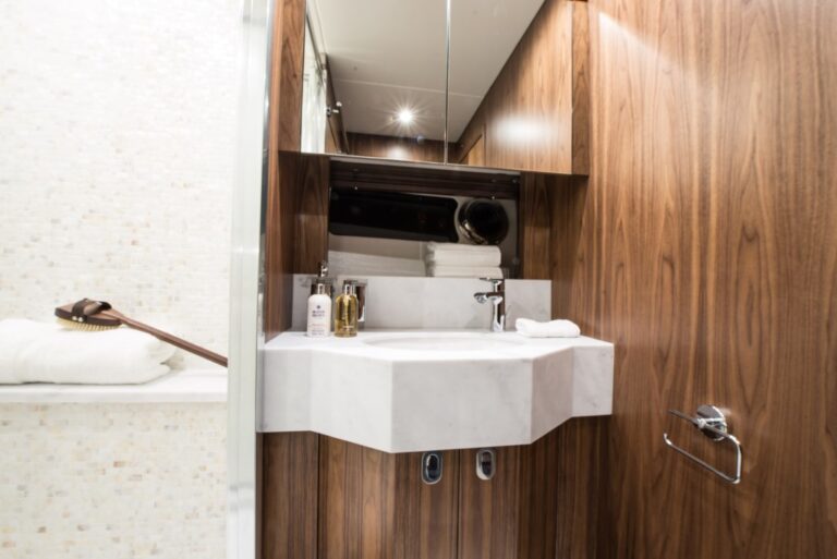 Motor Yacht GLASAX - 019