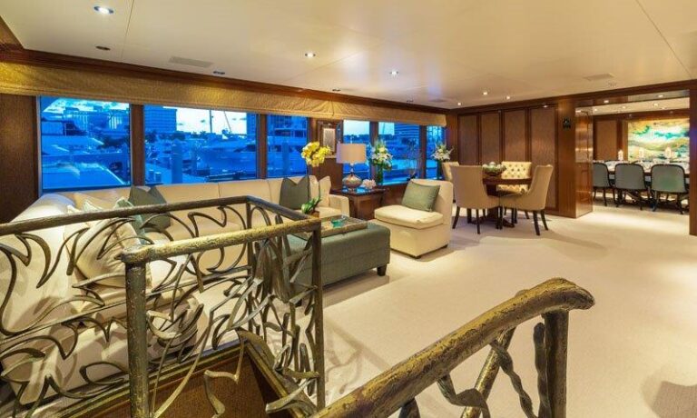 Motor Yacht GRAVITAS - Salon 2