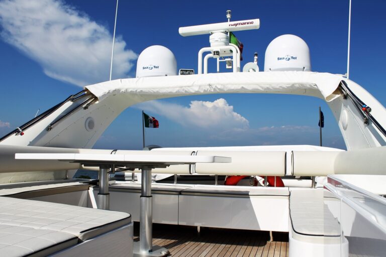 Motor Yacht HAPPY FEET - Sundeck