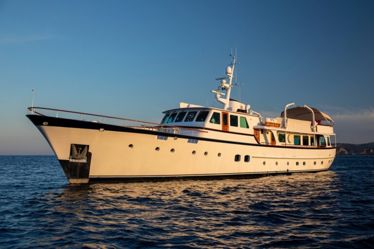 Motor Yacht HEAVENLY DAZE