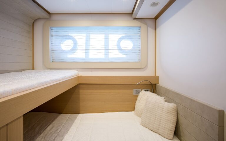 Motor Yacht IGELE - Bunk cabin