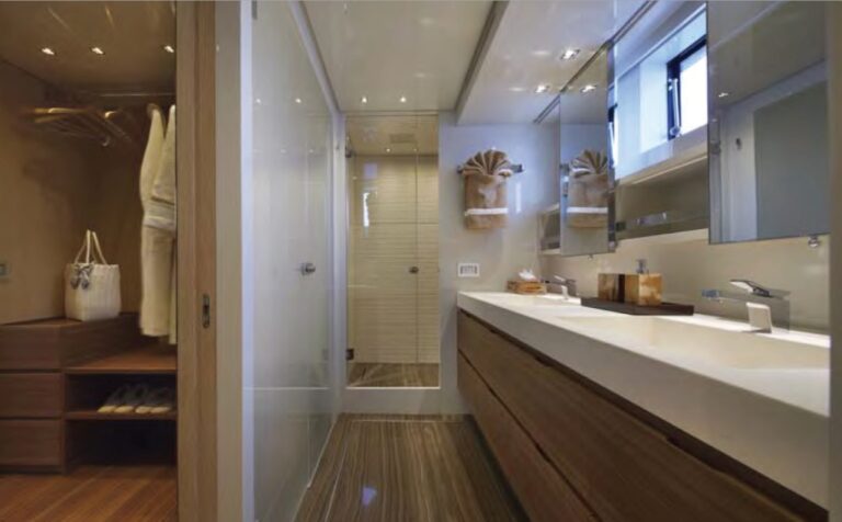 Motor Yacht INDIGO - Master ensuite