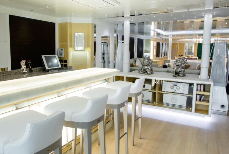 Motor Yacht JADE - Wet bar