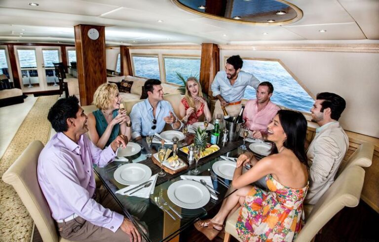 Motor Yacht JUSTINE -  Dining