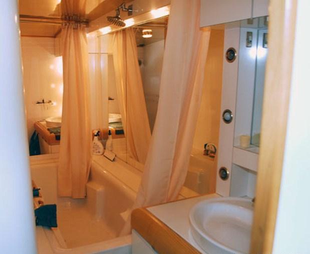 Motor Yacht JUSTINE -  Guest Ensuite