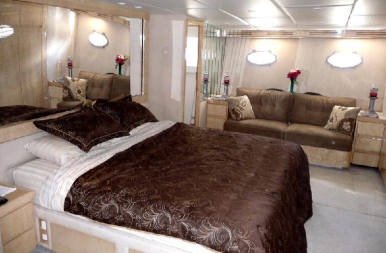 Motor Yacht JUSTINE - Master Cabin