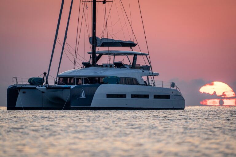 Motor Yacht LA DESIRADE