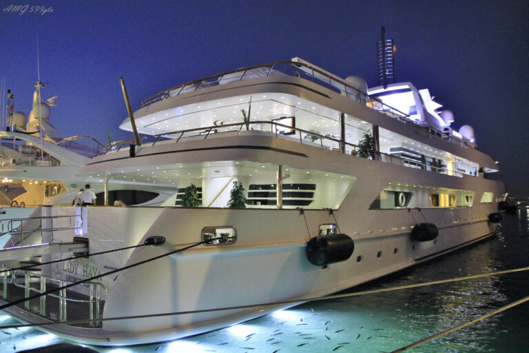 Motor Yacht LADY HAYA - Mitsubishi Night