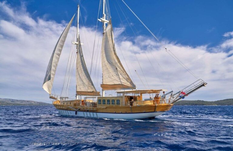 Motor Yacht LIBRA