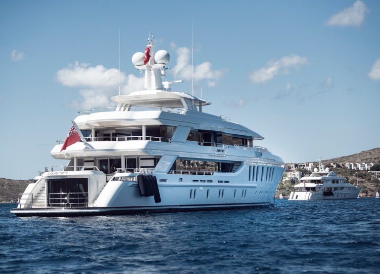 Motor Yacht LIQUID SKY By CMB Yachts - Aft Profile At Anchor