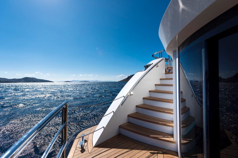 Motor Yacht LIQUID SKY By CMB Yachts - Swim Platform Underway