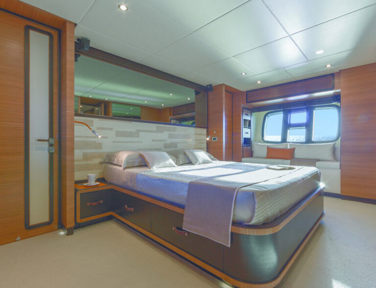 Motor Yacht M76 Master Cabin 001